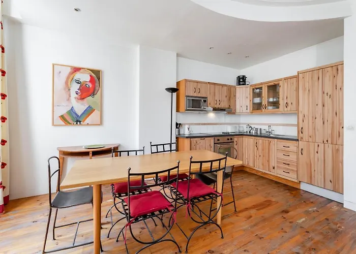 Appartement De Grand Standing, Joliment Decore