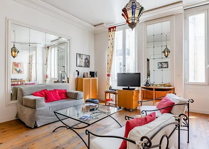 Appartement De Grand Standing, Joliment Decore