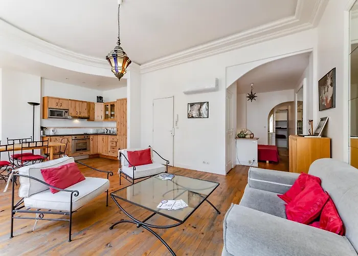 Appartement De Grand Standing, Joliment Decore