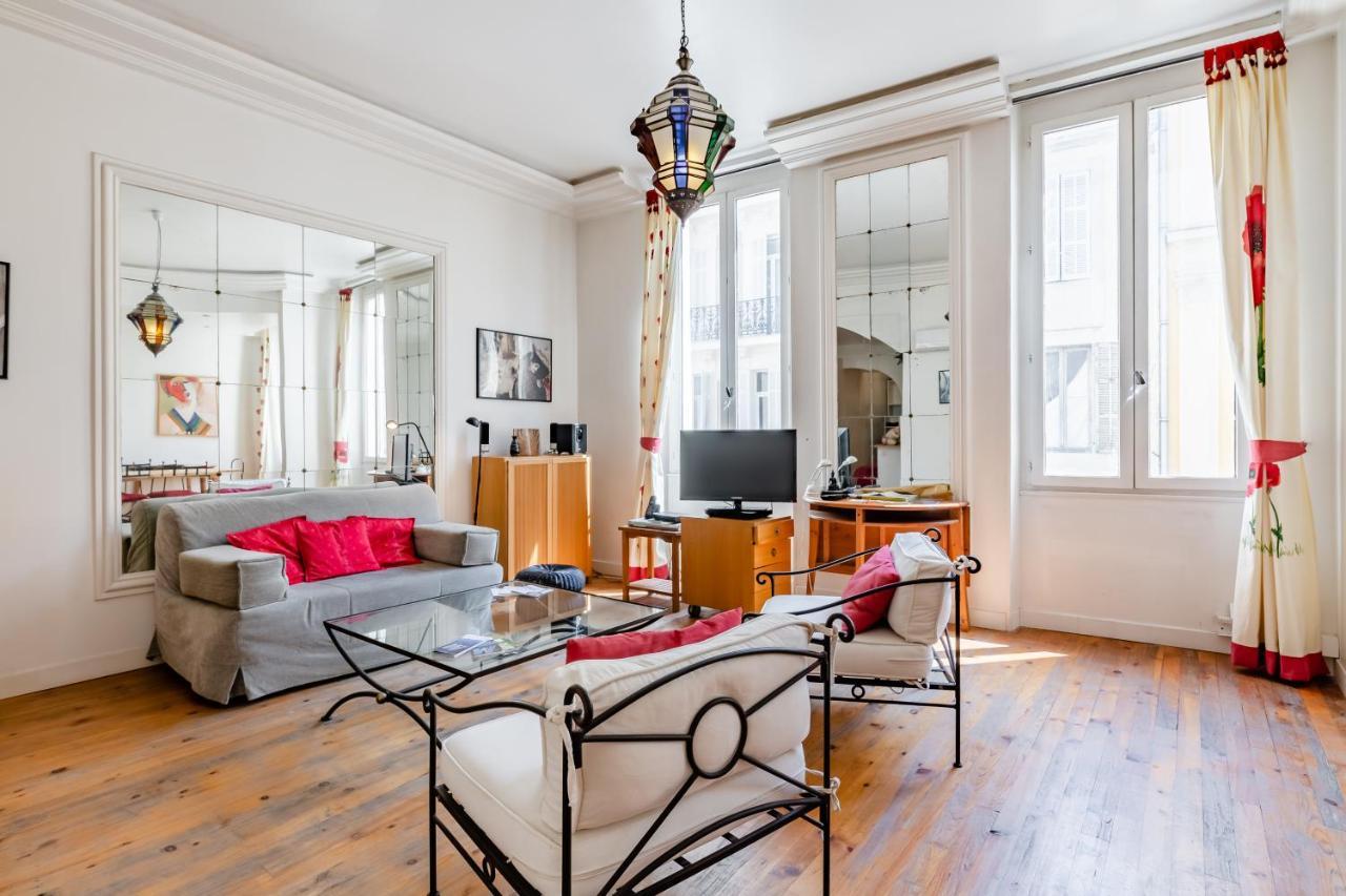 De Grand Standing, Joliment Decore Apartment